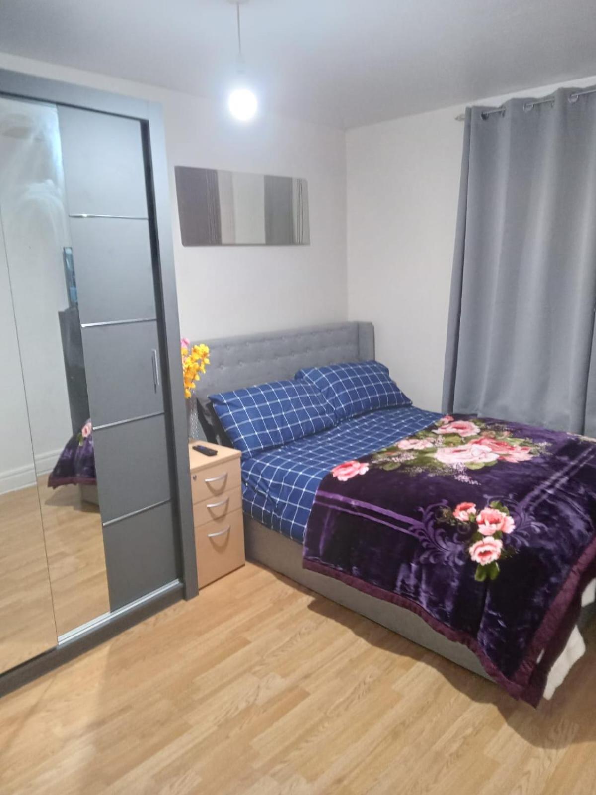 Exclusive Double Bedroom In A Gorgeous Shared Flat With Top Access Stadtteil Plumstead Exterior foto