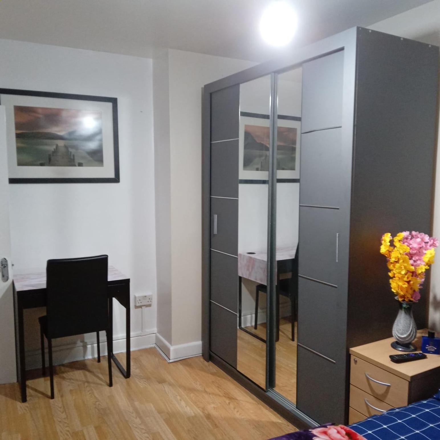 Exclusive Double Bedroom In A Gorgeous Shared Flat With Top Access Stadtteil Plumstead Exterior foto