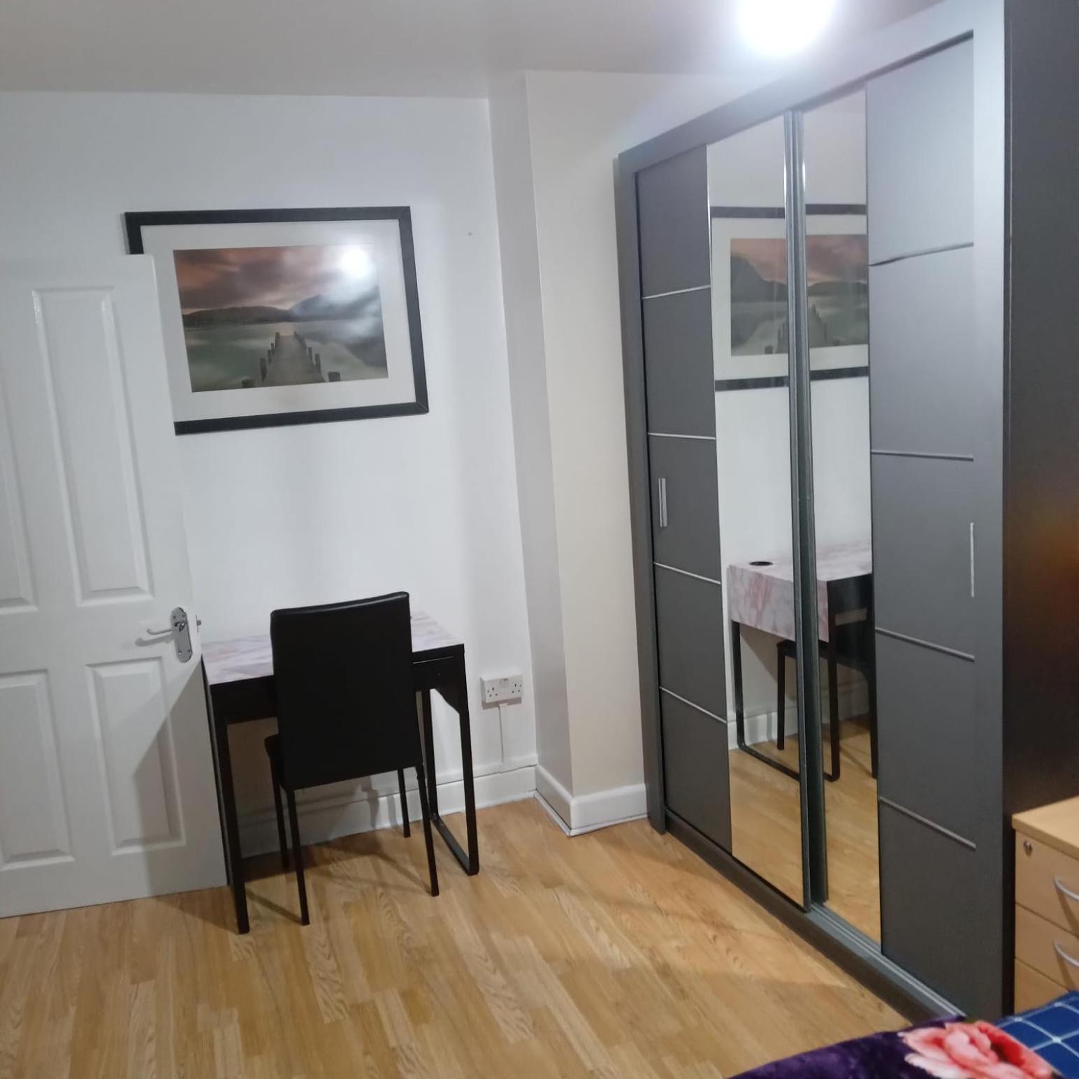 Exclusive Double Bedroom In A Gorgeous Shared Flat With Top Access Stadtteil Plumstead Exterior foto